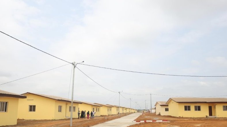 Libreville :  260 familles relogées à Bikélé Zong