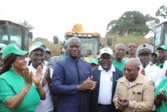 Oligui Nguema en communion avec les populations de la Nyanga