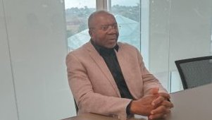 Nucléaire, manganèse et visite d’État&nbsp;: la tribune de Michel Ongoundou Loundah relance le débat sur les relations franco-gabonaises