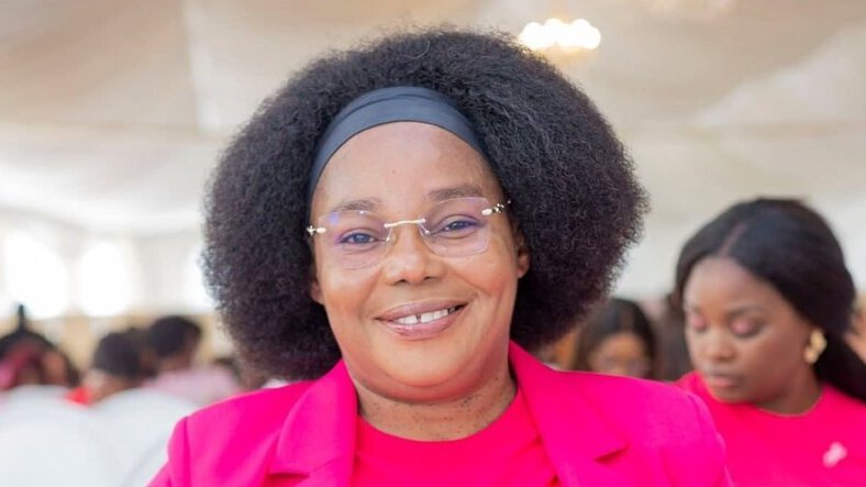 Octobre Rose : la Ministre Élodie Diane Fouefoue épouse Sandjoh en première ligne contre les cancers féminins